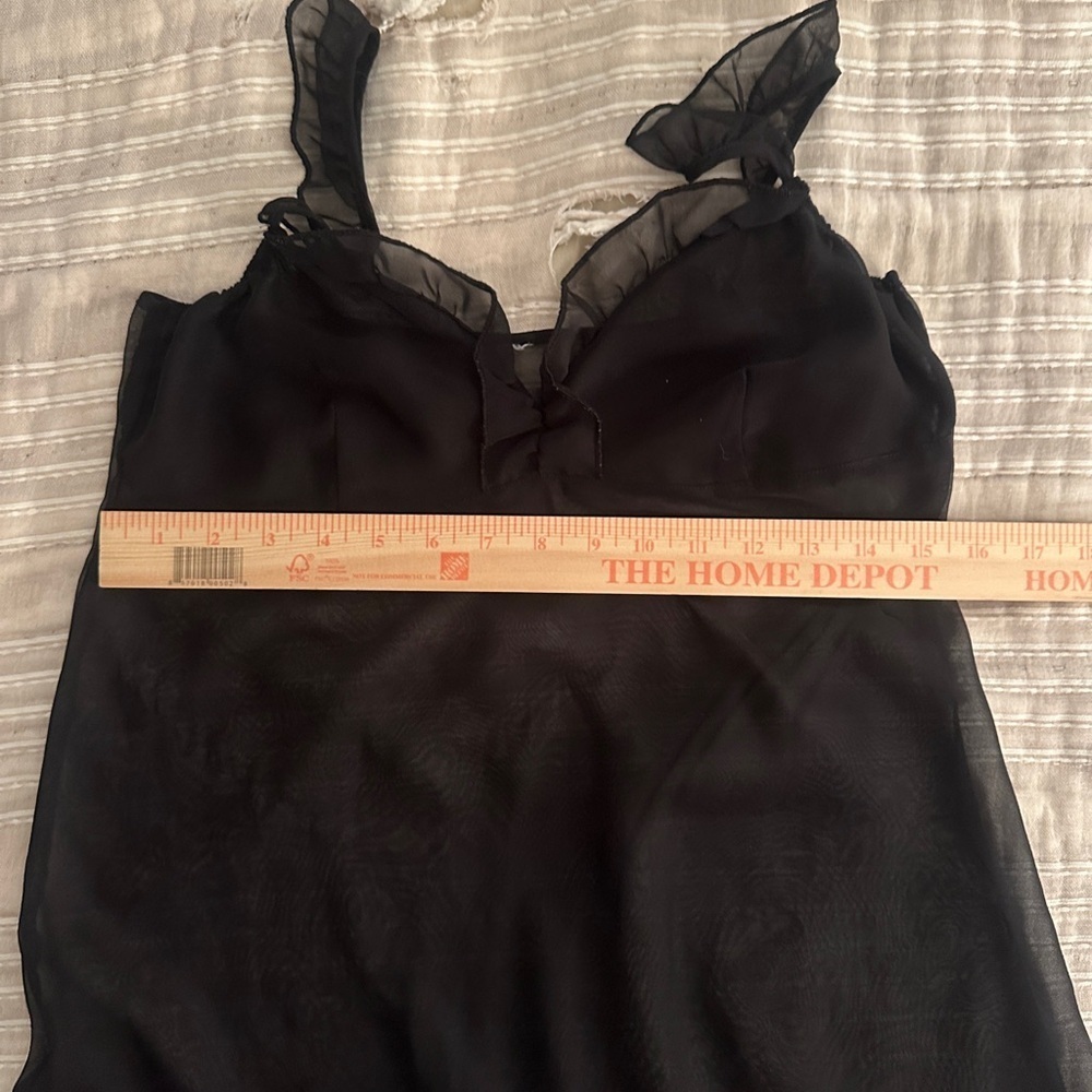 Elegant Black Lace Trim Nightgown - Picture 4 of 6